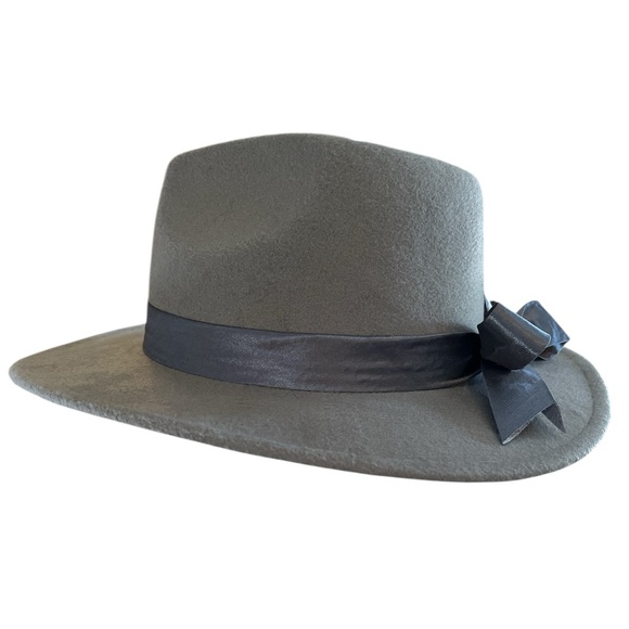 Torrid Gray Felt Fedora Wide Brim Hat w/sliver ribbon bow